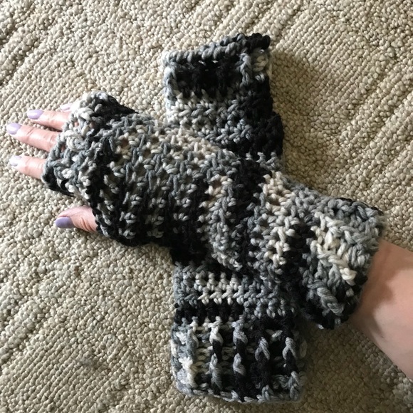 Kitty-kat Hat w/ matching Faux Paws! 🐱🐾 - Picture 1 of 2